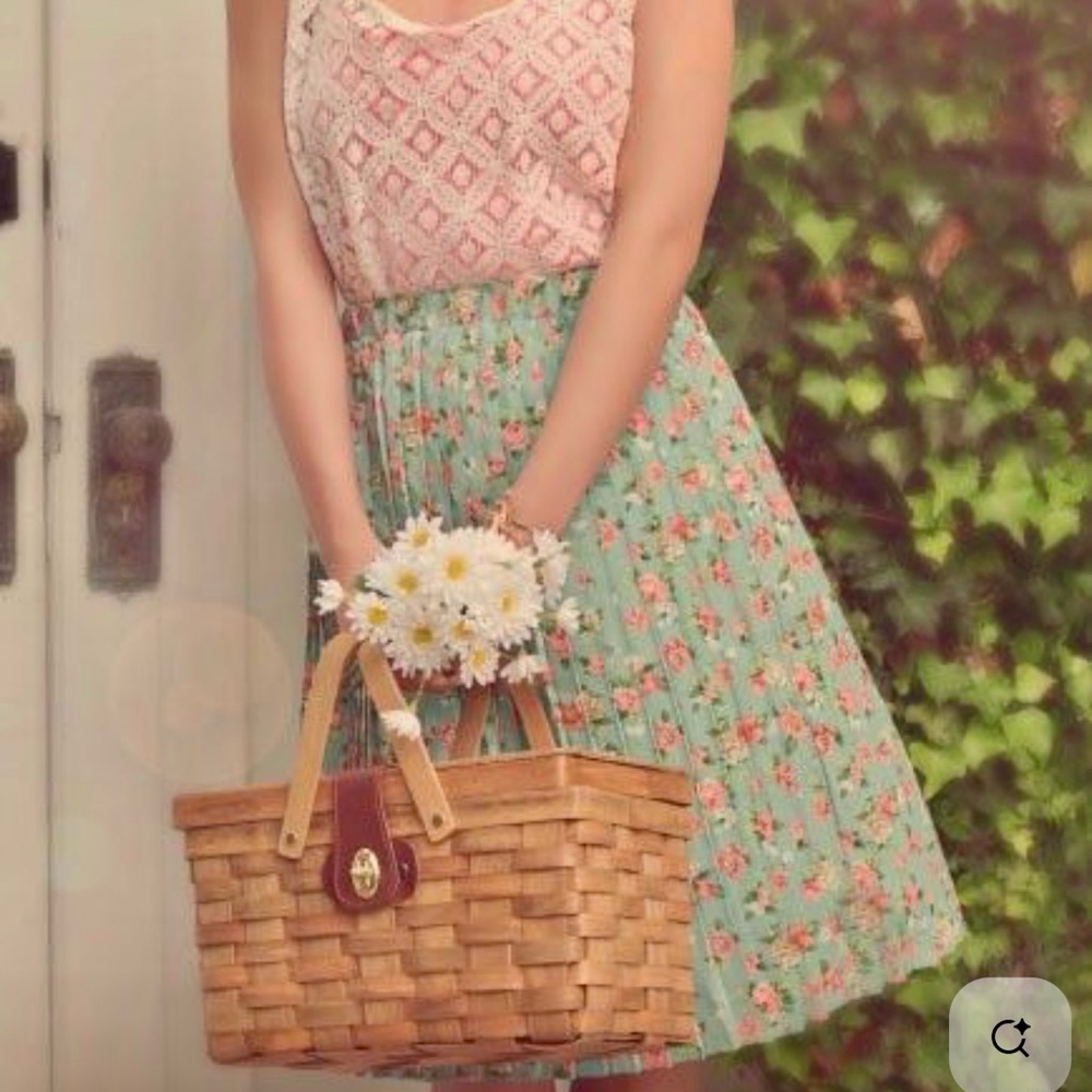 36 Point 5 Light Green Floral Pleated Skirt
